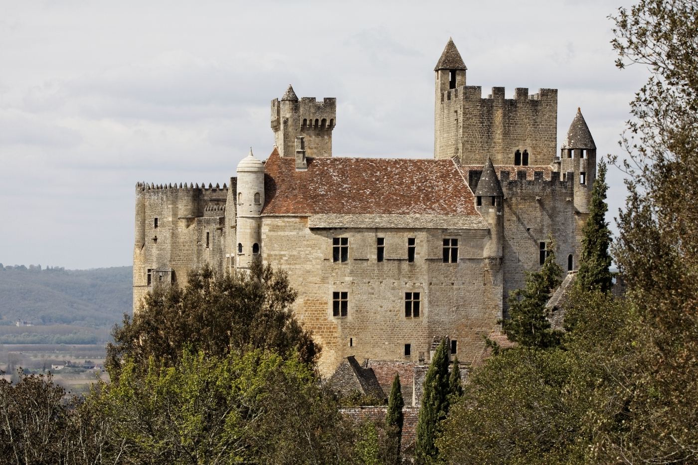 Château de Beynac above the river