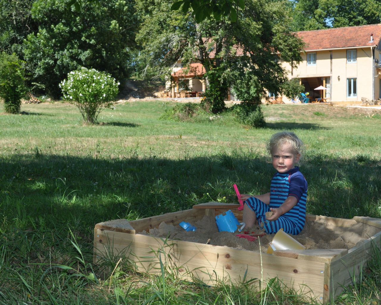 Sol du Mazel: Toddler sandpit