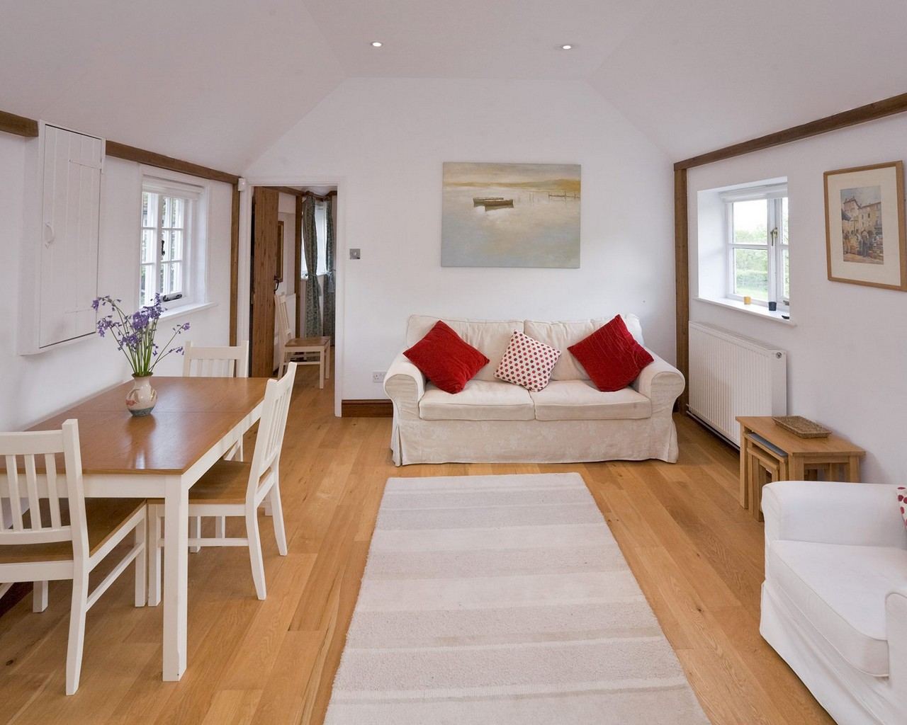 Willow Cottage: Willow cottage living room